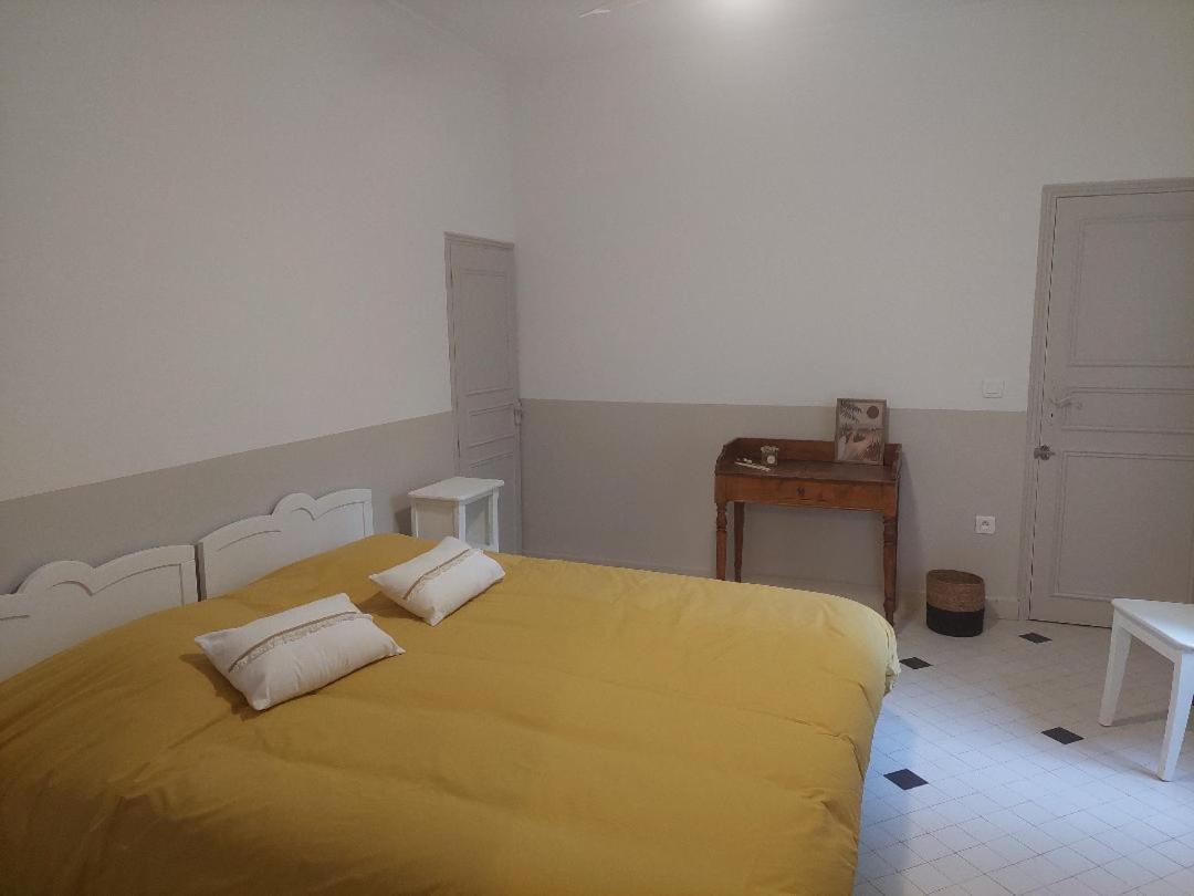 Le Petit Mas Des Alpilles En Provence Villa Saint-Étienne-du-Grès Exteriör bild